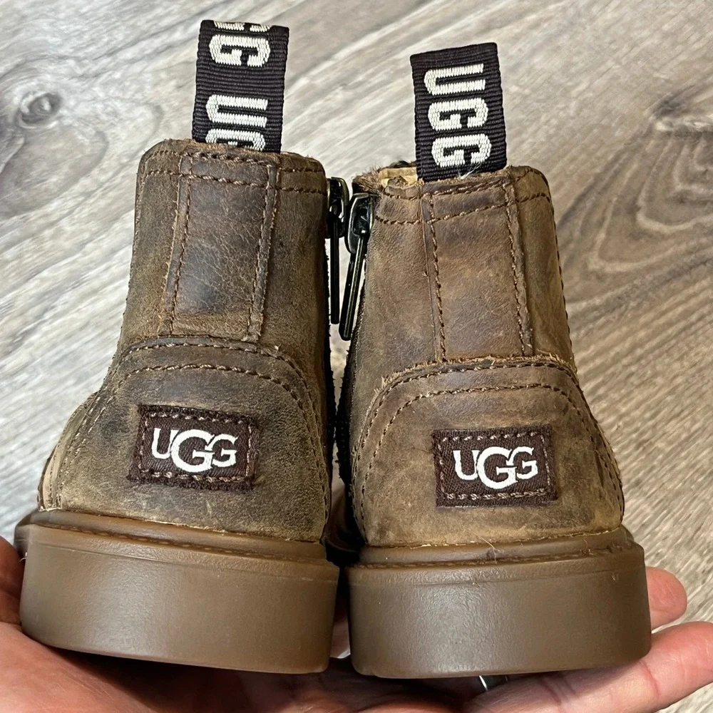 UGG Kids Robbi Brown Leather Side Zip Ankle Boots 1112455T Toddler Size 6